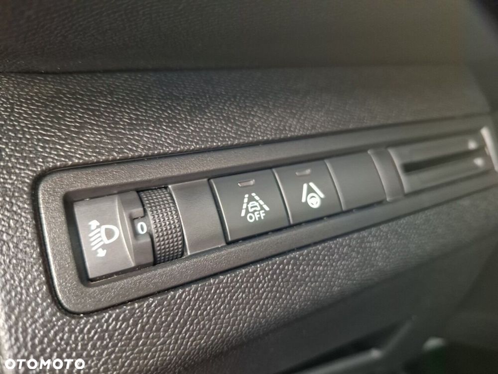 Peugeot 3008 1.2 PureTech Road Trip S&S EAT8 - 19