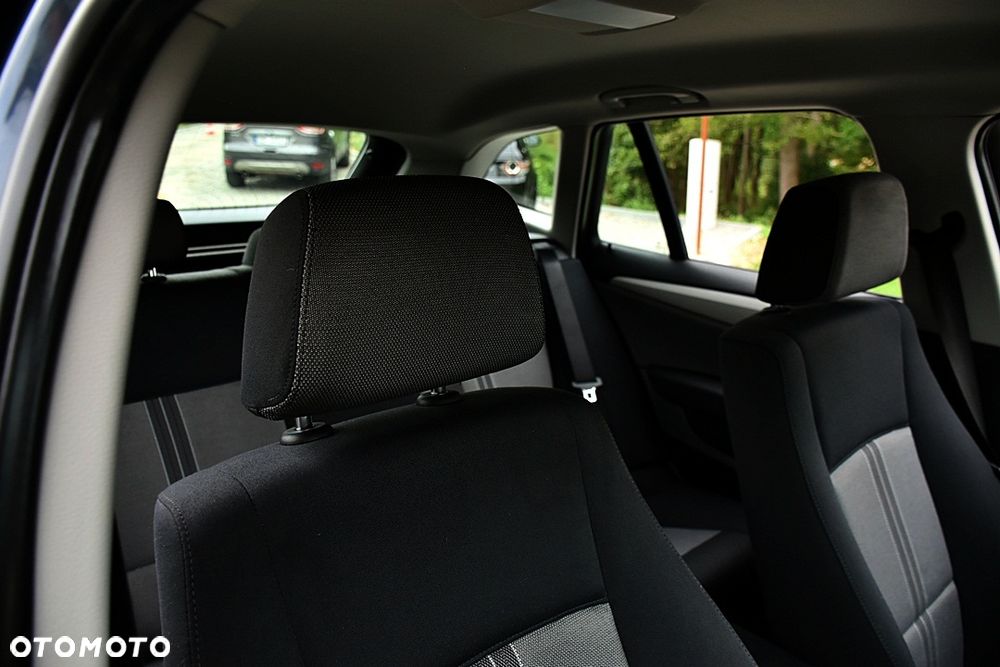 BMW X1 sDrive18d xLine - 34