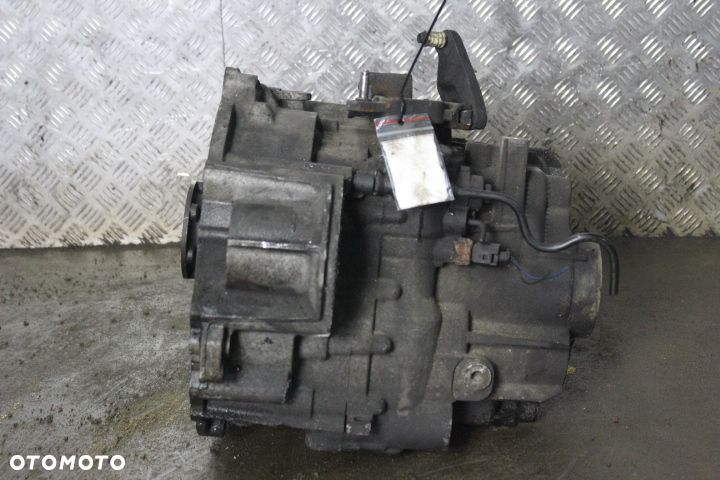 SKRZYNIA BIEGÓW VOLKSWAGEN PASSAT B6 2.0TDI - 3