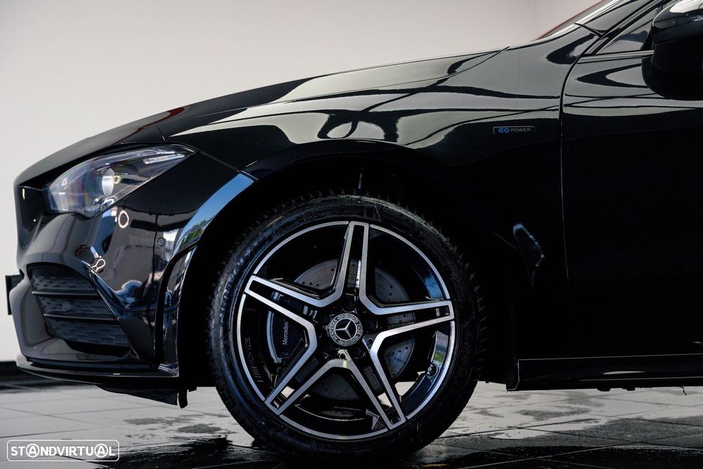 Mercedes-Benz CLA 250 e Shooting Brake AMG Line - 18