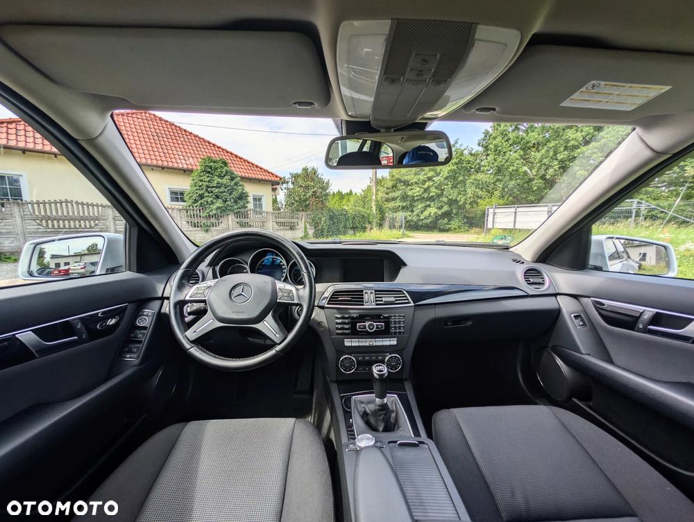Mercedes-Benz Klasa C 180 CGI BlueEFFICIENCY Elegance - 5