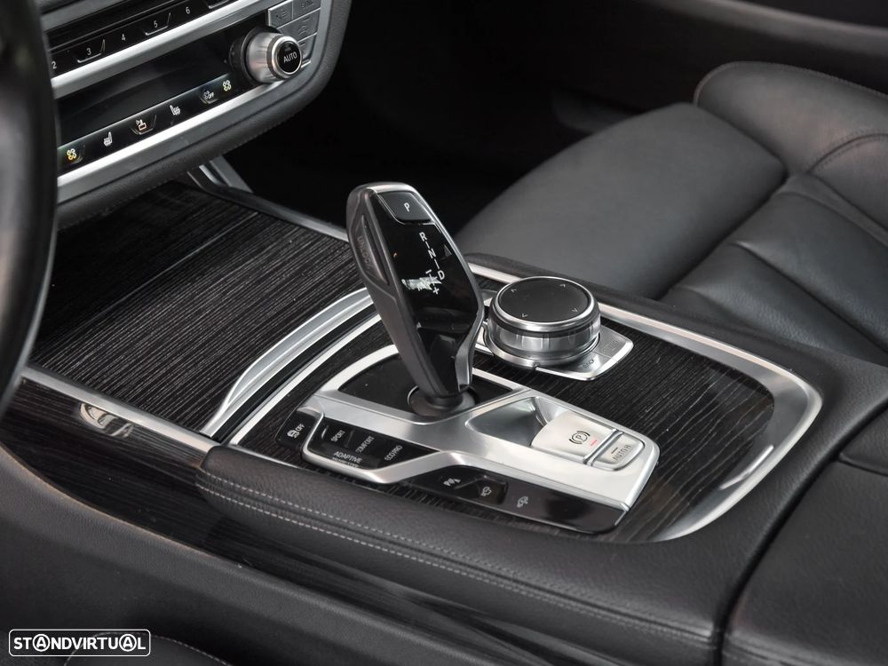 BMW 730 d Pack M - 22