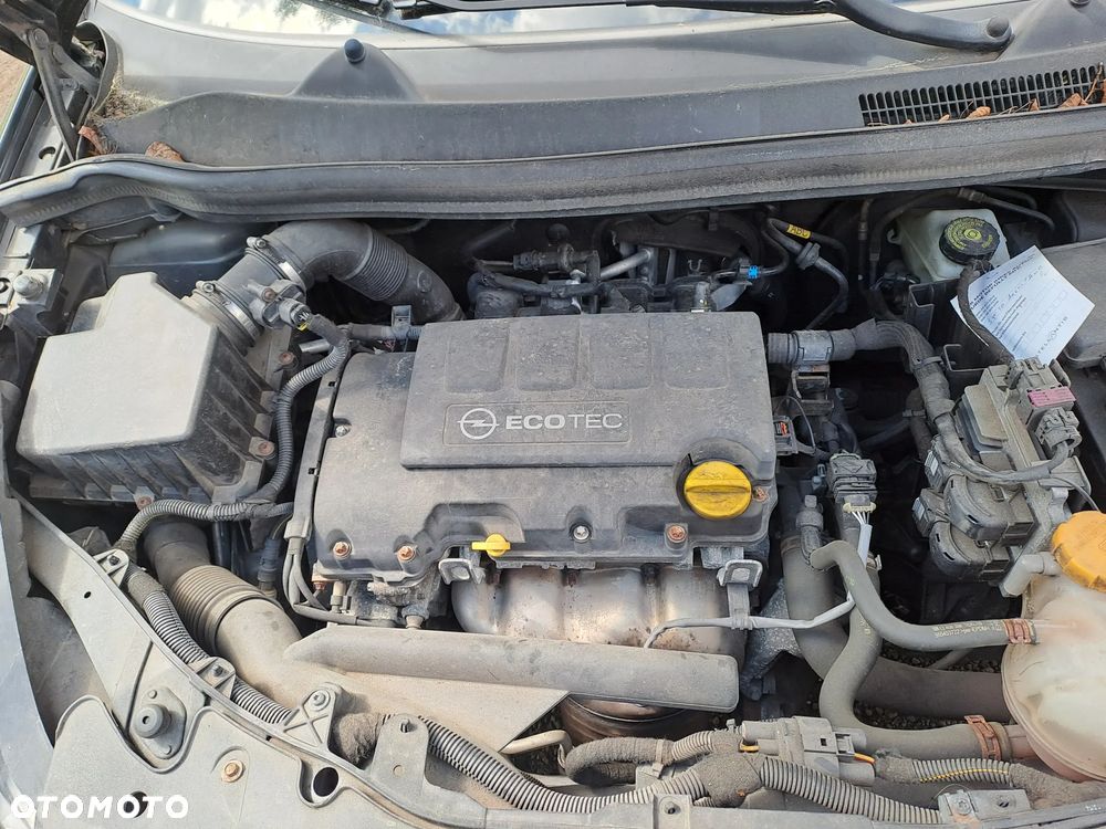 Opel Corsa 1.4 16V Cosmo - 14