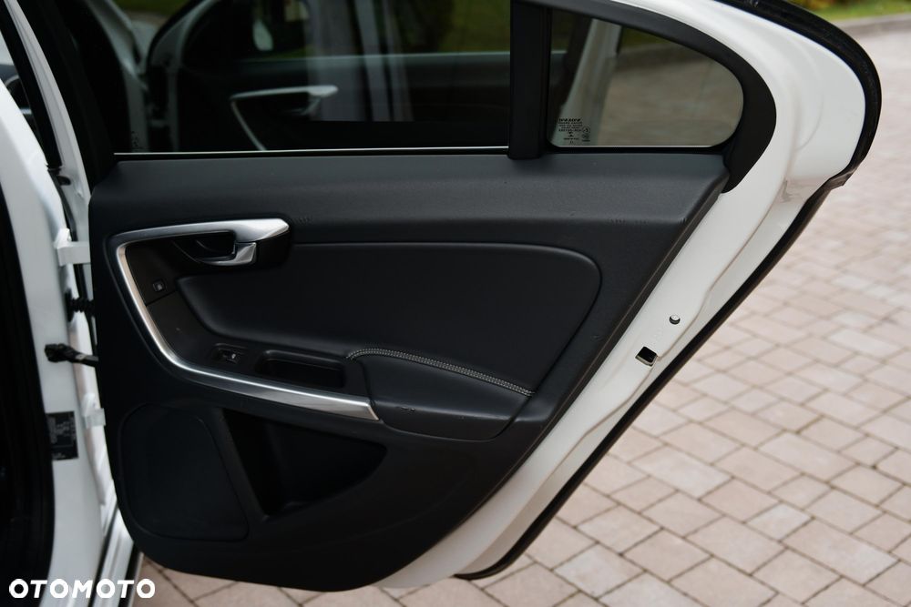 Volvo S60 D3 Drive-E R-Design Momentum - 28