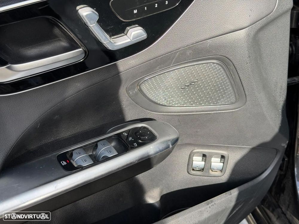 Mercedes-Benz C 300 e AMG Line - 38