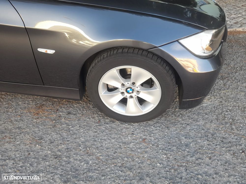 BMW 320 d Touring - 7