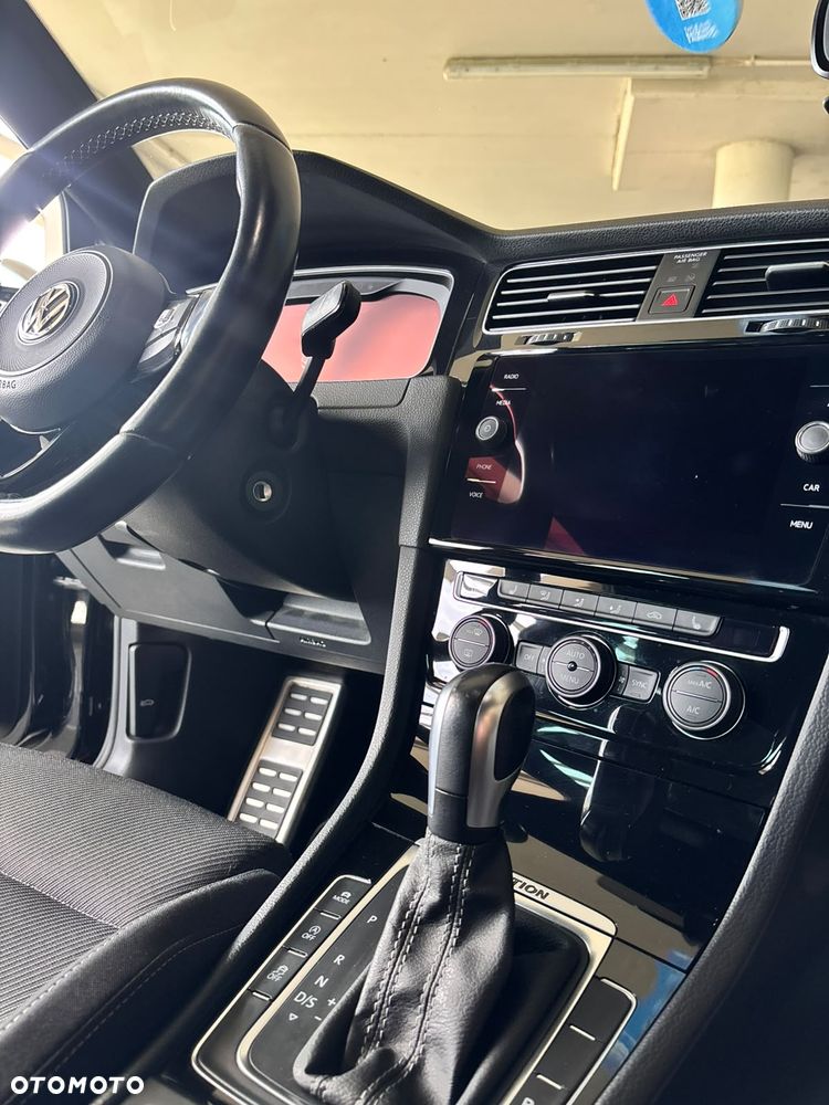 Volkswagen Golf - 31