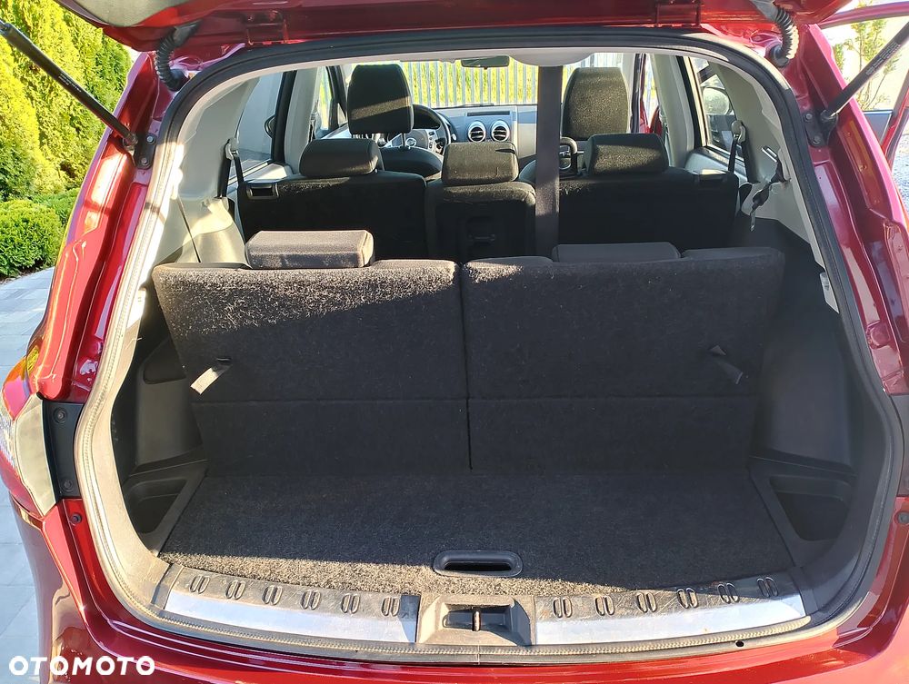 Nissan Qashqai+2 - 14