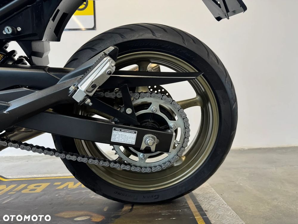 Yamaha XJ - 24
