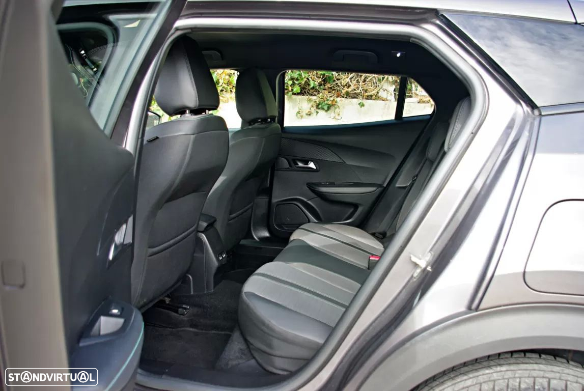 Peugeot 2008 1.2 PureTech Allure - 23