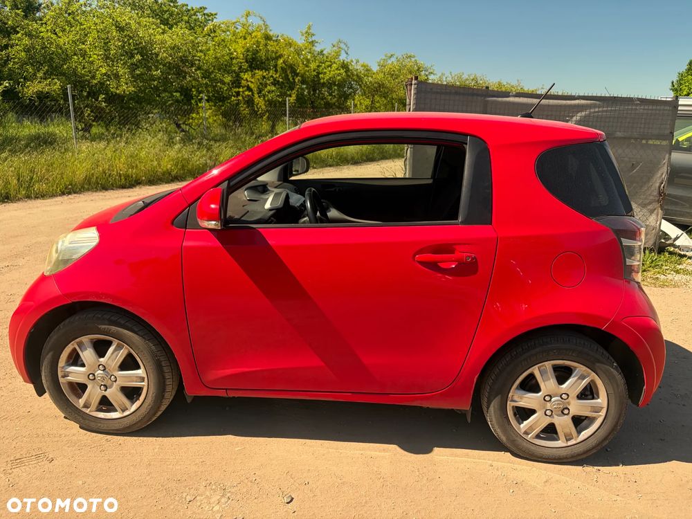 Toyota iQ 1.4 D-4D + - 6