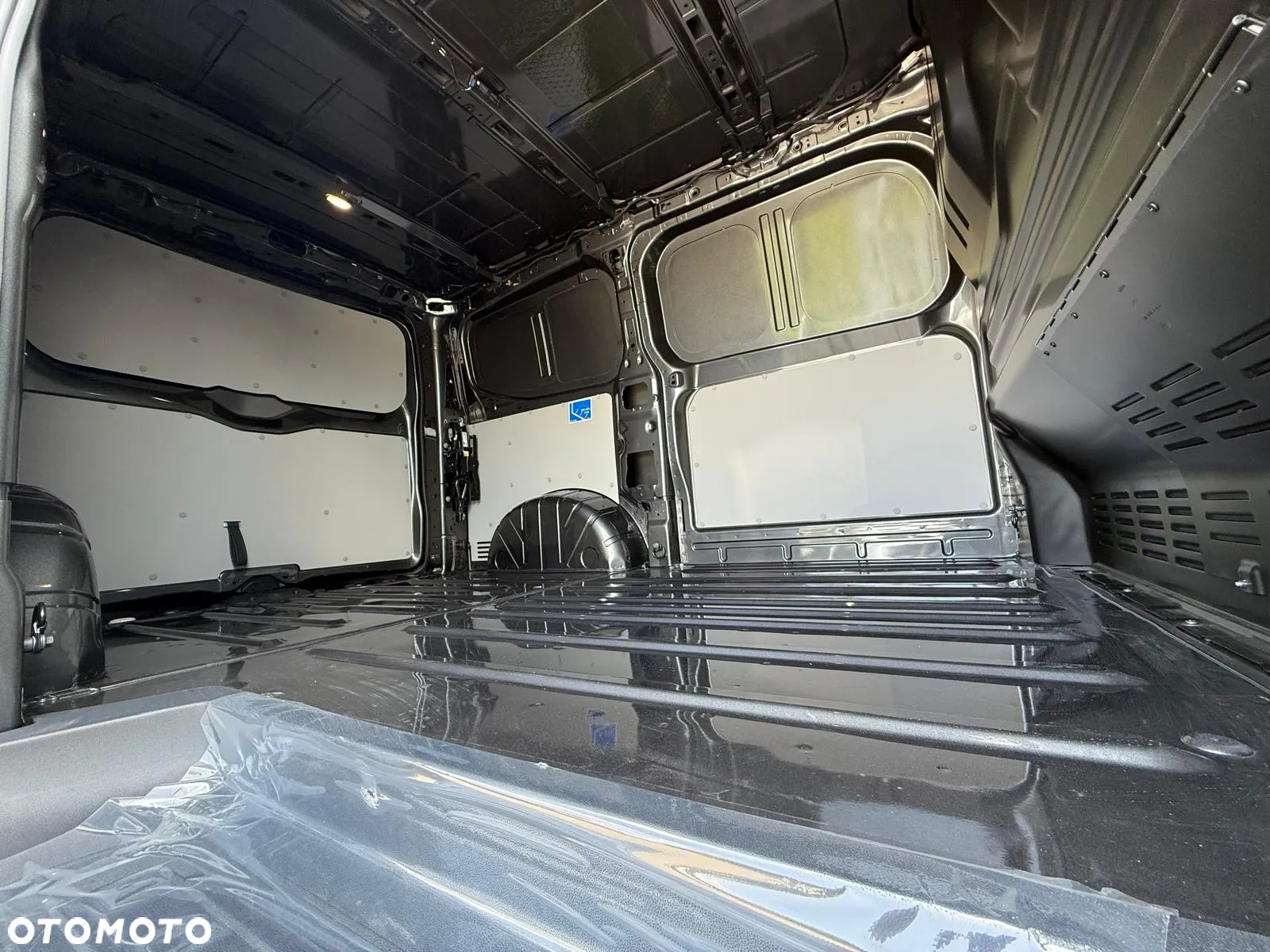 Volkswagen Transporter T7 - 10