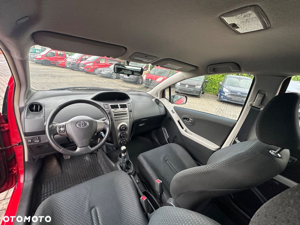 Toyota Yaris 1.0 Premium EU6 - 13