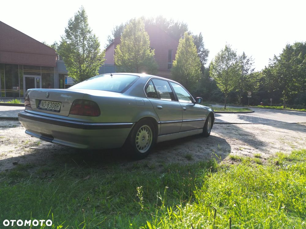 BMW Seria 7 730i V8 - 5