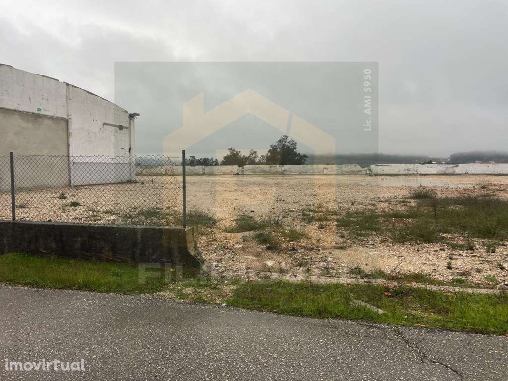Zona Industrial das Lombas - Vilar dos Prazeres (Ourém) - Grande imagem: 3/4