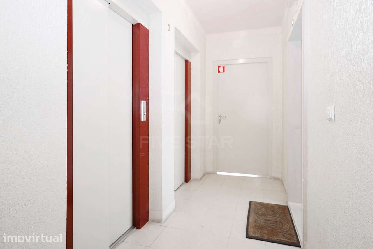 Apartamento T2 - Renovado - Pronto a Habitar - Cascais - Grande imagem: 4/48