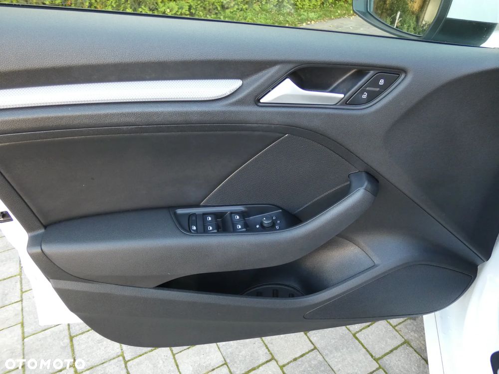 Audi A3 Sportback 1.6 TDI (clean diesel) S line Sportpaket - 28