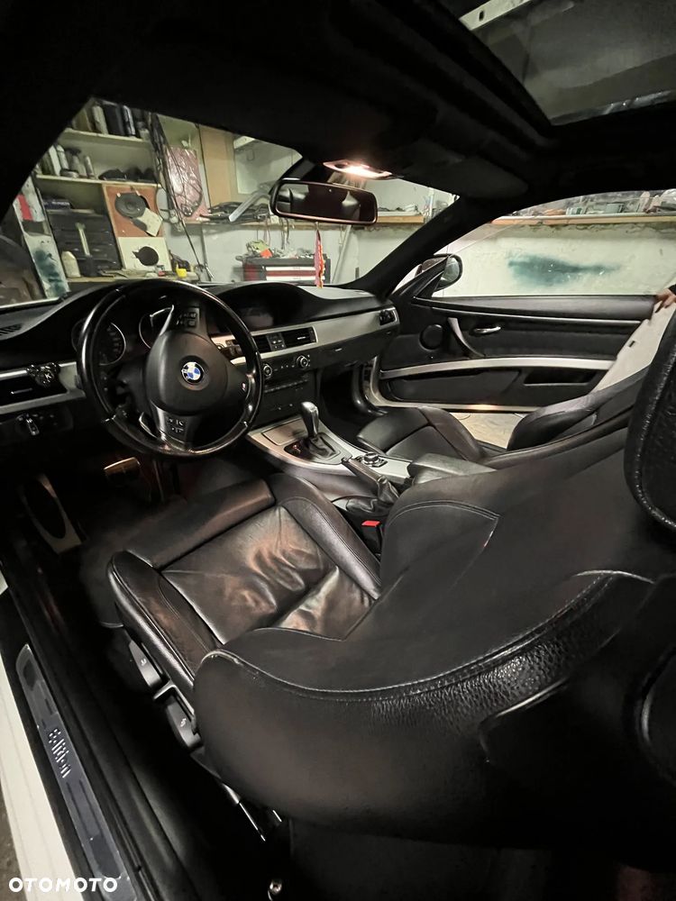 BMW Seria 3 320d DPF M Sport Edition - 33