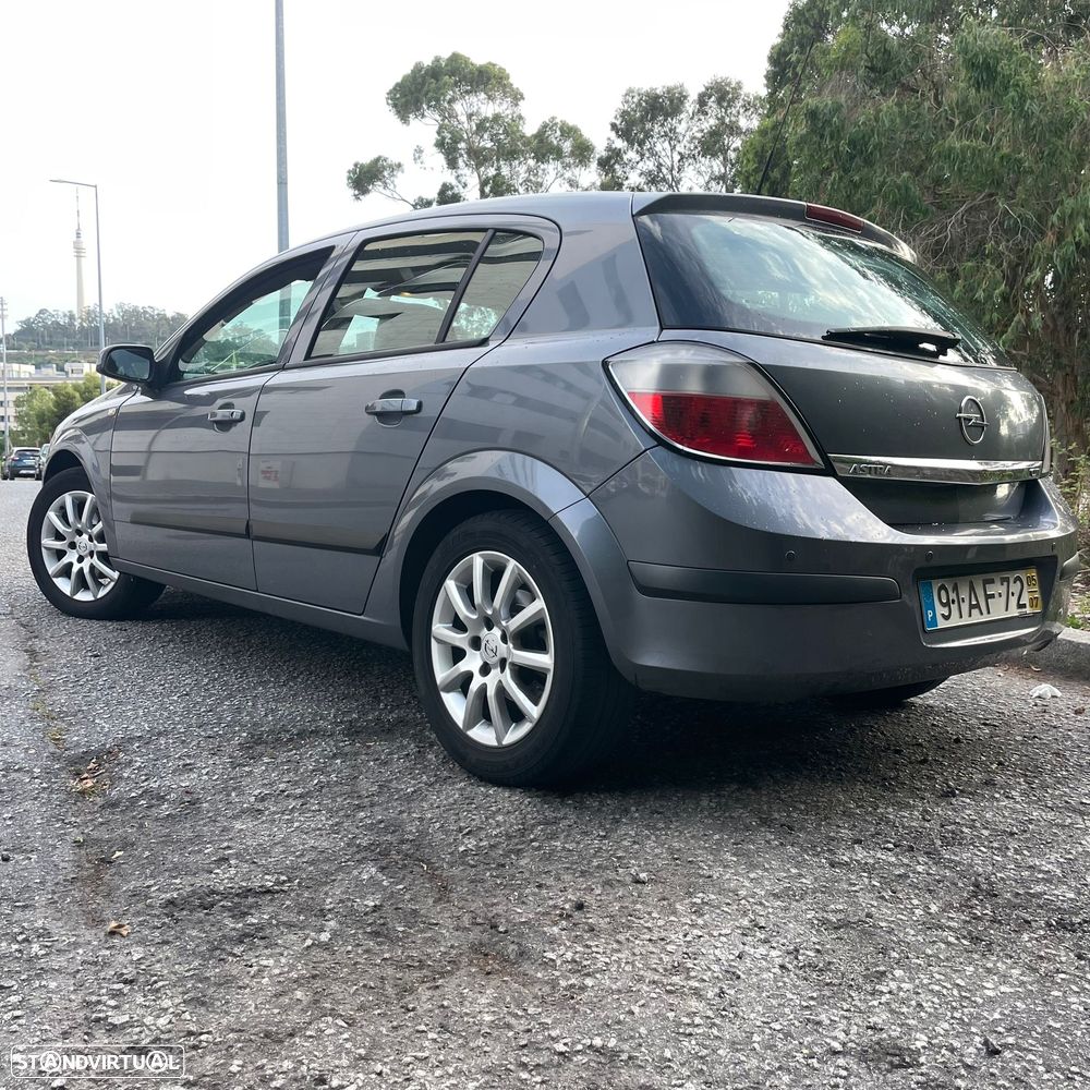 Opel Astra 1.3 CDTI Enjoy - 2