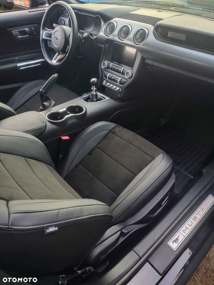 Ford Mustang 5.0 V8 GT - 10