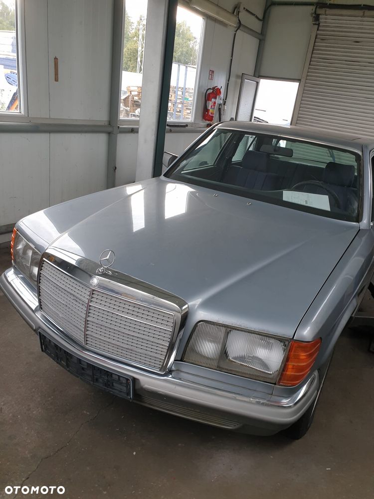 Mercedes-Benz 280 - 1