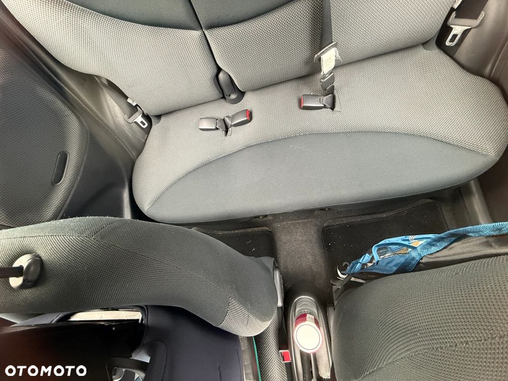 Toyota Yaris 1.0 Base - 10