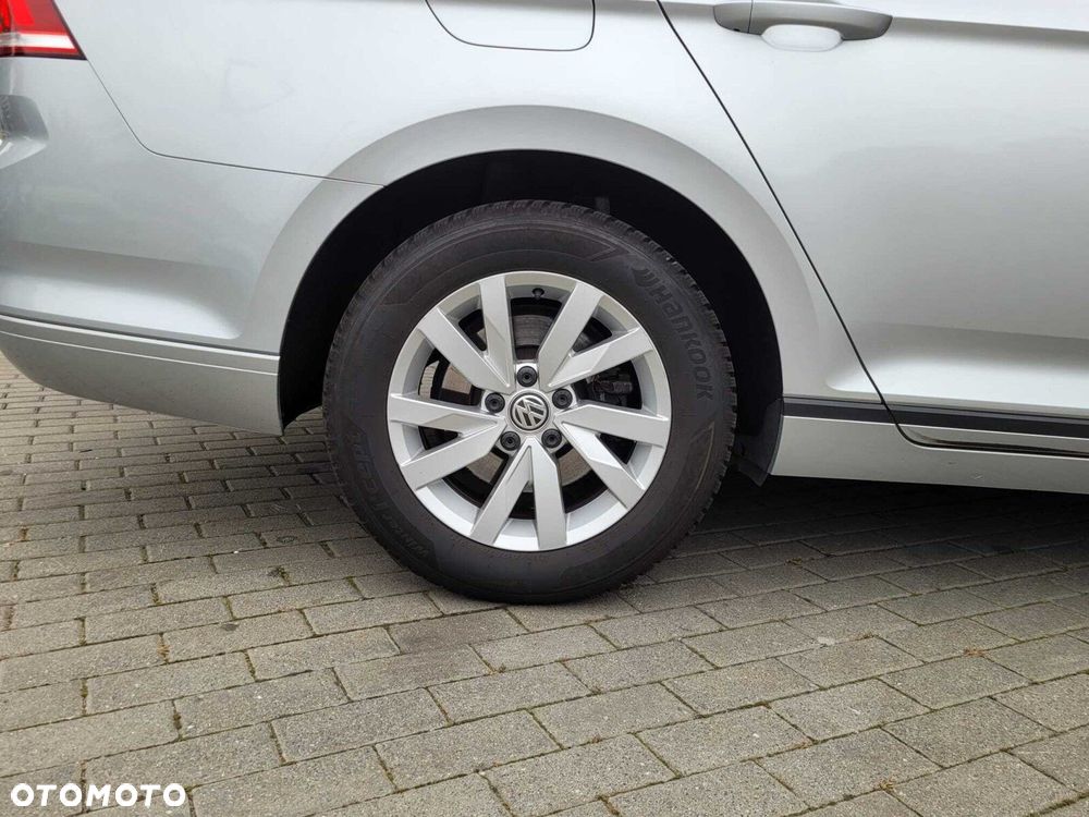 Volkswagen Passat - 13