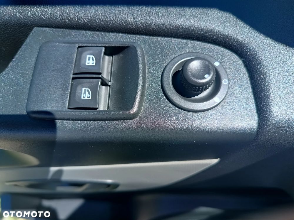 Renault Trafic L1H1 1.6 diesel 145kM, manual, 2019 rok BAGAŻNIK DACHOWY THULE, KAMERA COFANIA, HAK, CZUJNIKI PARKOWANIA, ORGINALNY PRZEBIEG! - 37
