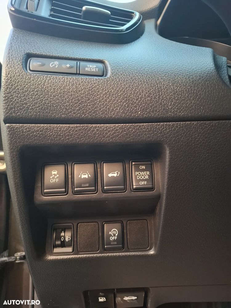 Nissan X-Trail 1.7 dCi N-Connecta - 28
