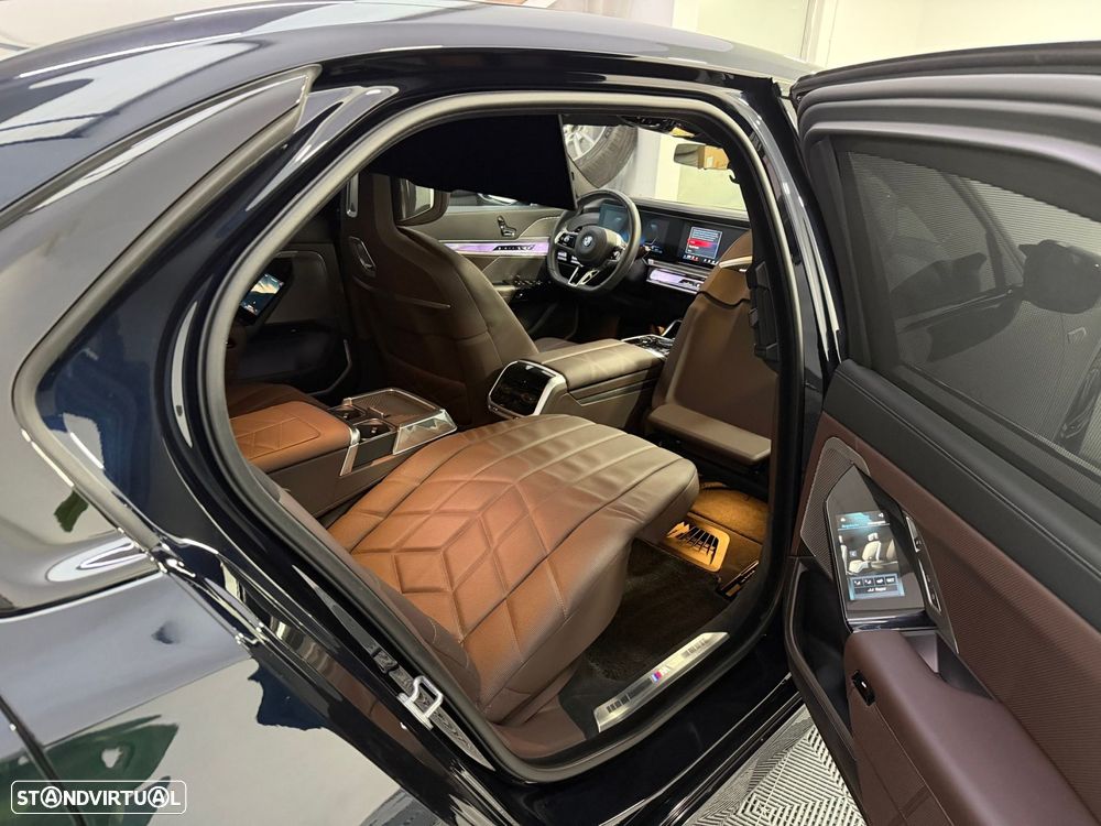 BMW 760 M760e xDrive - 30