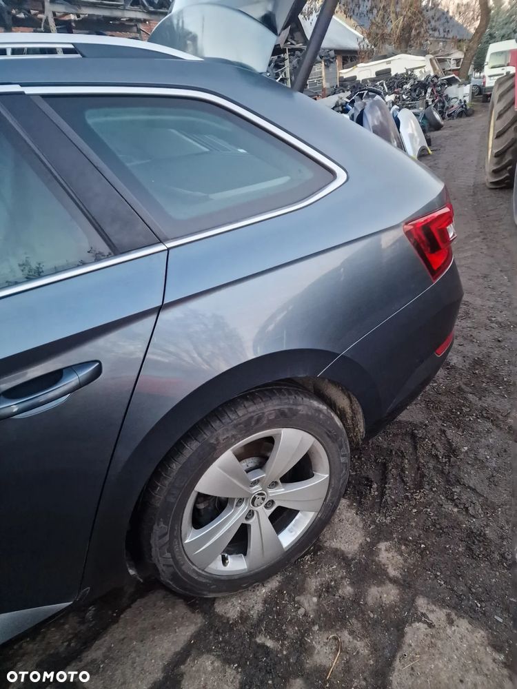 Błotnik  lewy  tył  skoda  superb  III  kombi - 2