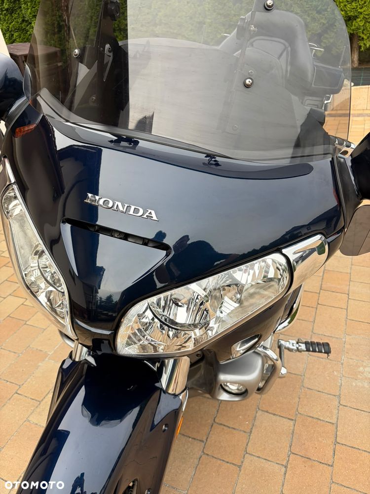 Honda GL - 24