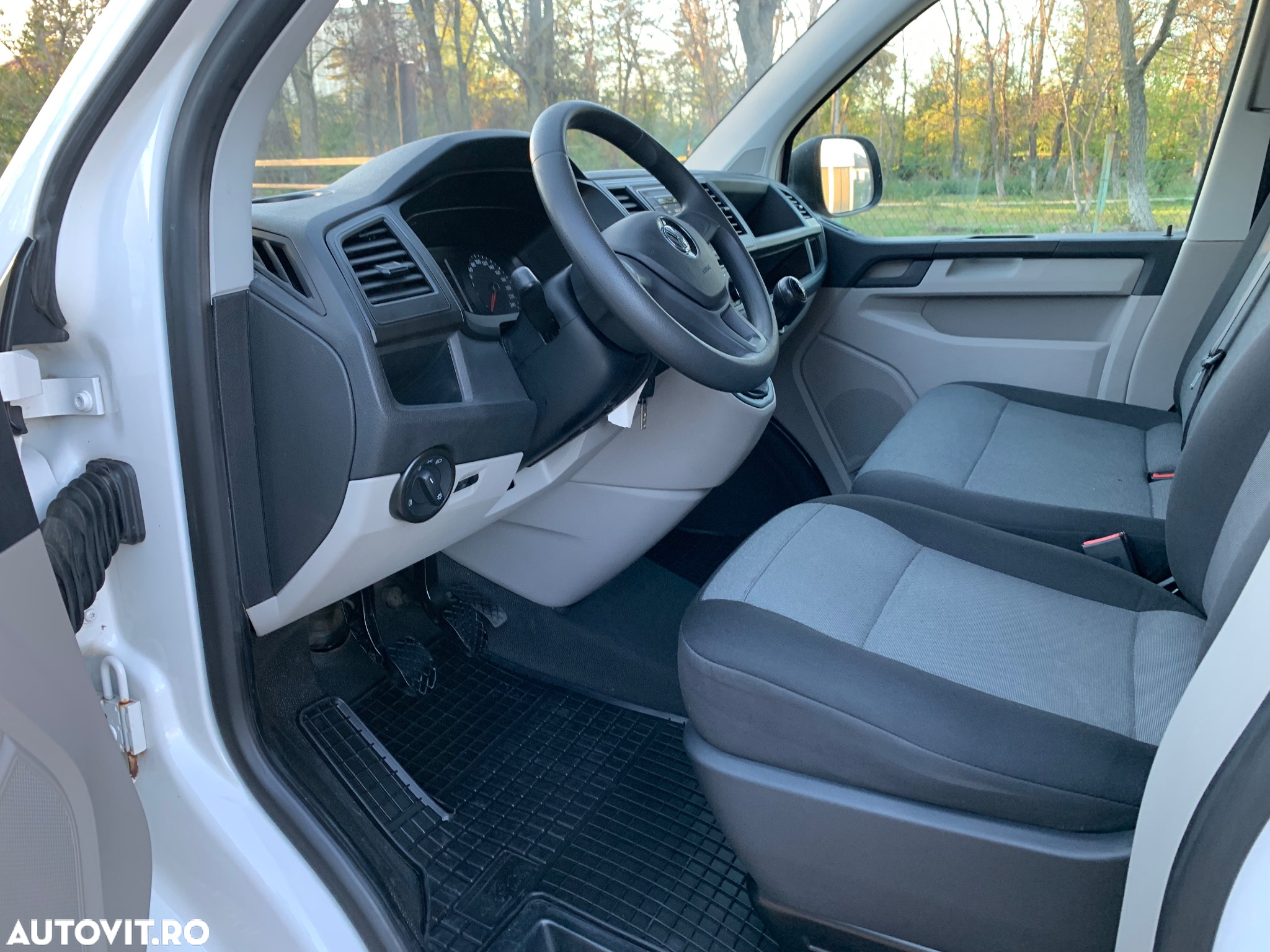 Volkswagen Transporter Kombi T6 2.0 TDI 84 kW KR - 29