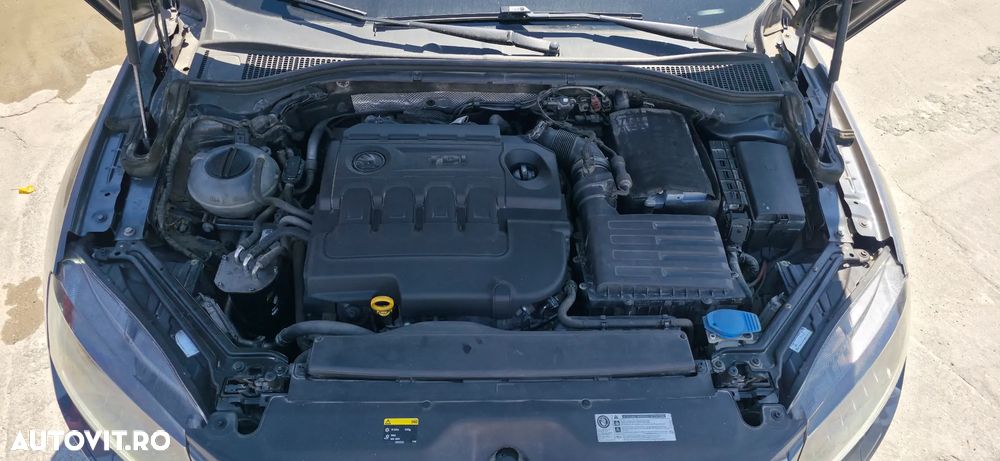 Skoda Superb 2.0 TDI DSG Active - 9