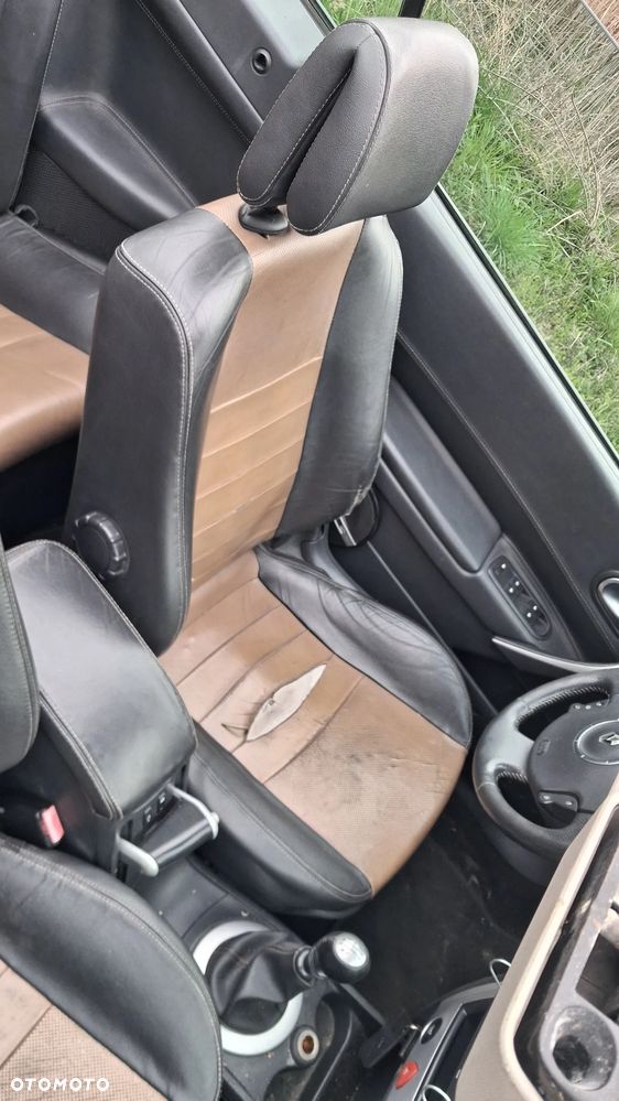 Na części RENAULT MEGANE II CABRIO SILNIK silnik 1.9 DCI 115 KM F9Q818 lakier skrzynia maska zderzak drzwi klapa szyba fotel kanapa lusterko lampa deska GWARANCJA !!! Przód Tył Zestaw Komplet Drzwi Klapa Zderzak Błotnik Maska Grill Atrapa Szyba Pas Lampa Lusterko Boczki Fotel Kanapa Kokpit Deska Rozdzielcza Przełącznik Włącznik Sterownik Przewody Wiązka Instalacja Moduł Komputer Czujnik Listwa Pompa Alternator Wtryski Głowica Rozrusznik Kompresor Sprzęgło Dwumas Silnik  Skrzynia ABS Klimatyzacji Paliwa Wspomagania Kolektor Turbina Przepustnica Zawór Chłodnica Koło Hak Belka Sanki Zawieszenie Mcpherson Półoś Amortyzator Wydech Tłumik Zacisk dach - 12