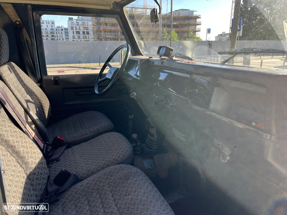 Land Rover Defender - 15