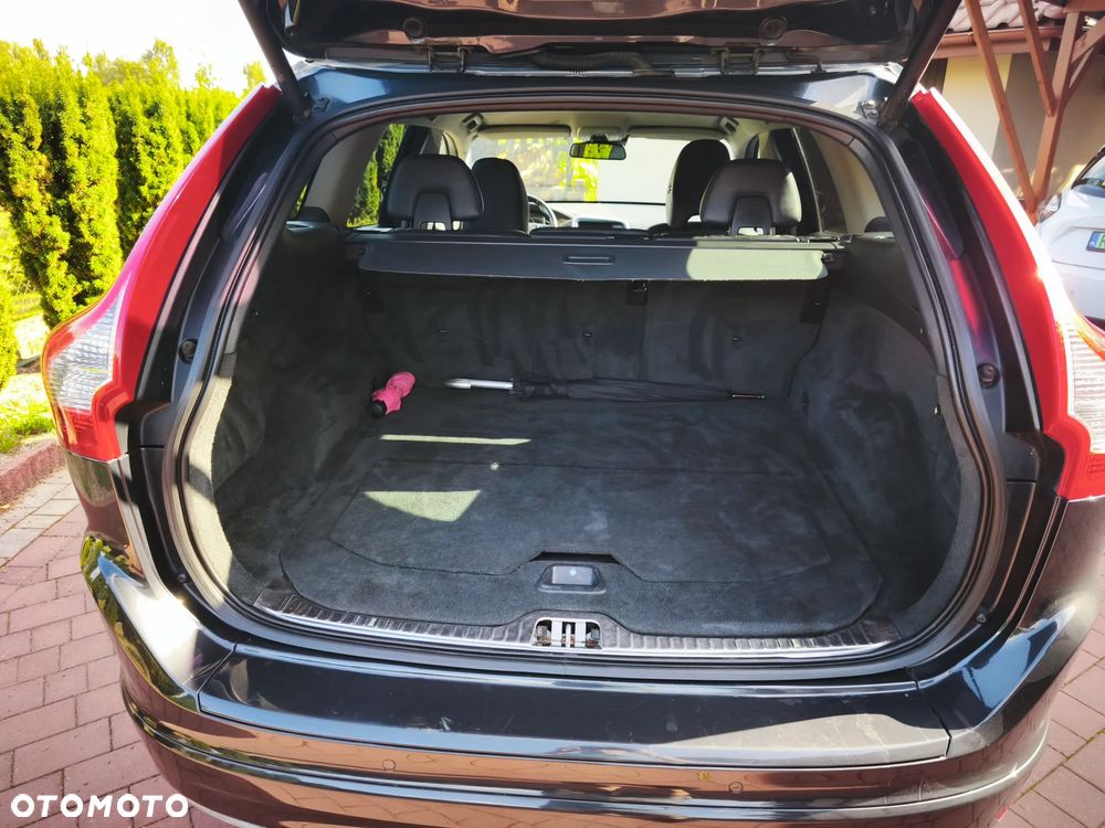 Volvo XC 60 D5 AWD Summum - 11