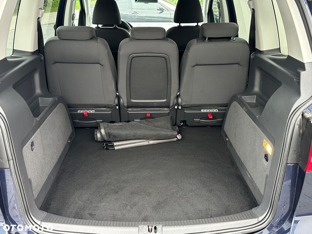 Volkswagen Touran - 21