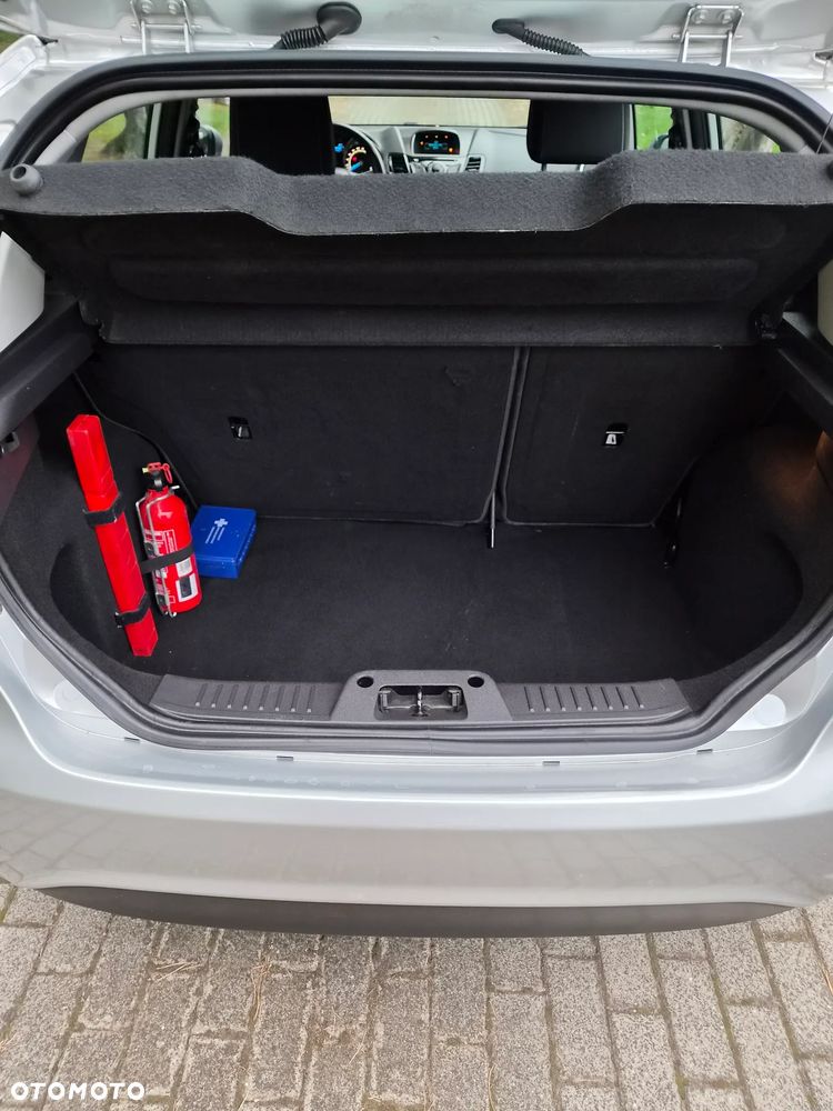 Ford Fiesta 1.5 TDCi Ambiente - 14