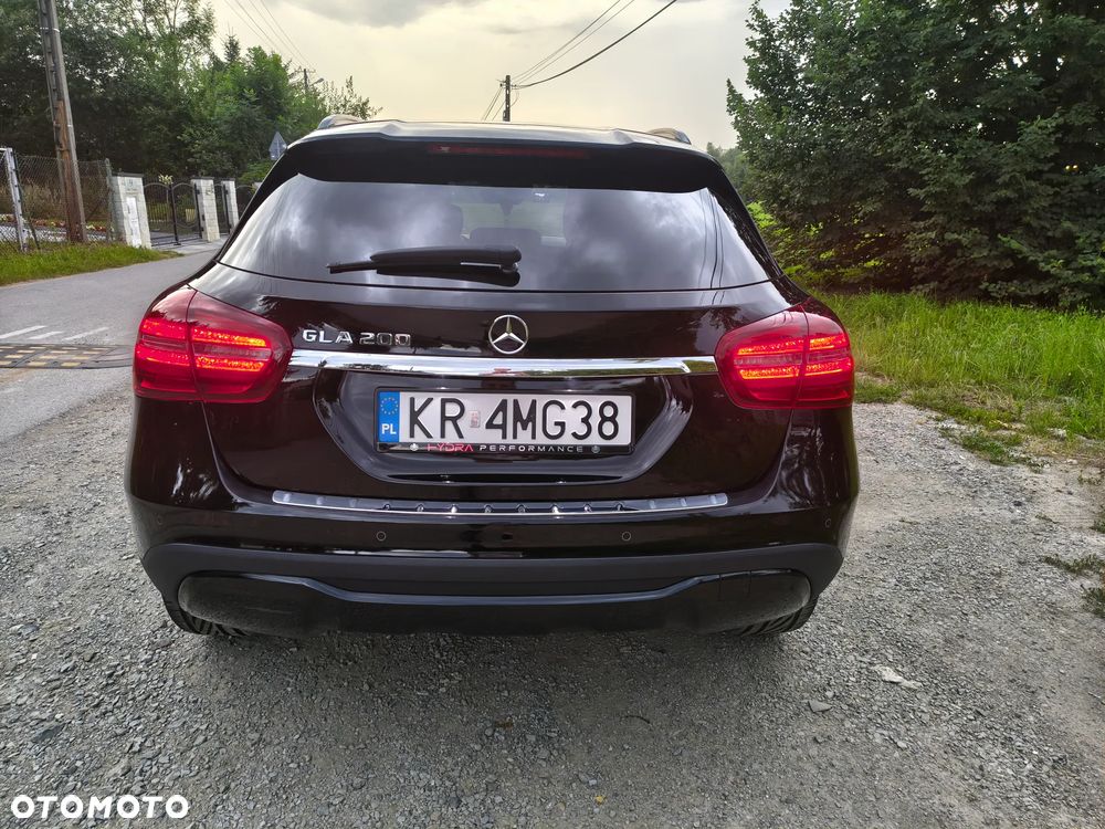 Mercedes-Benz GLA 200 7G-DCT - 3