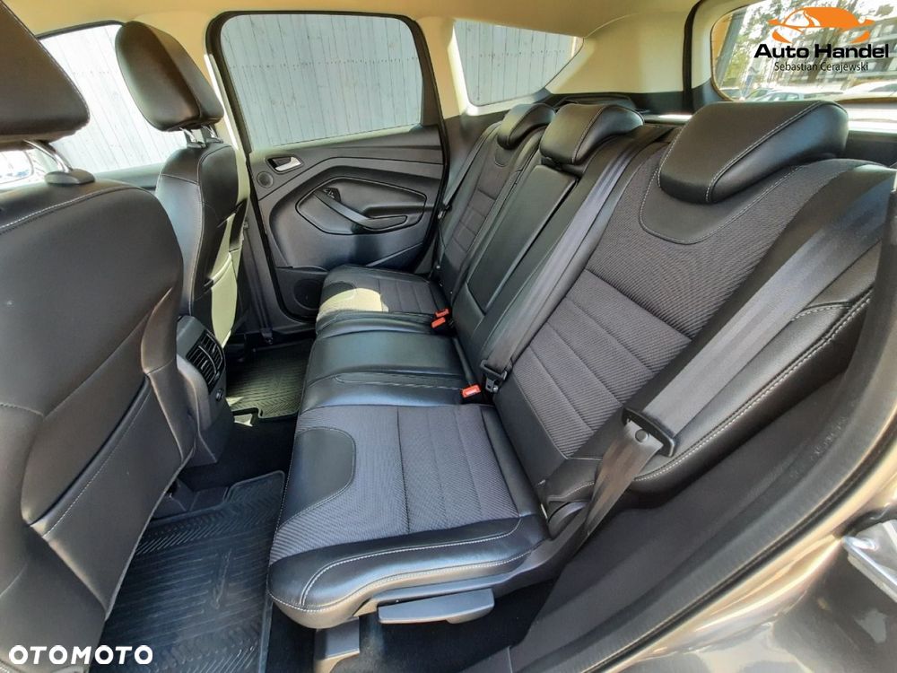 Ford Kuga 1.5 EcoBoost 2x4 Titanium - 32