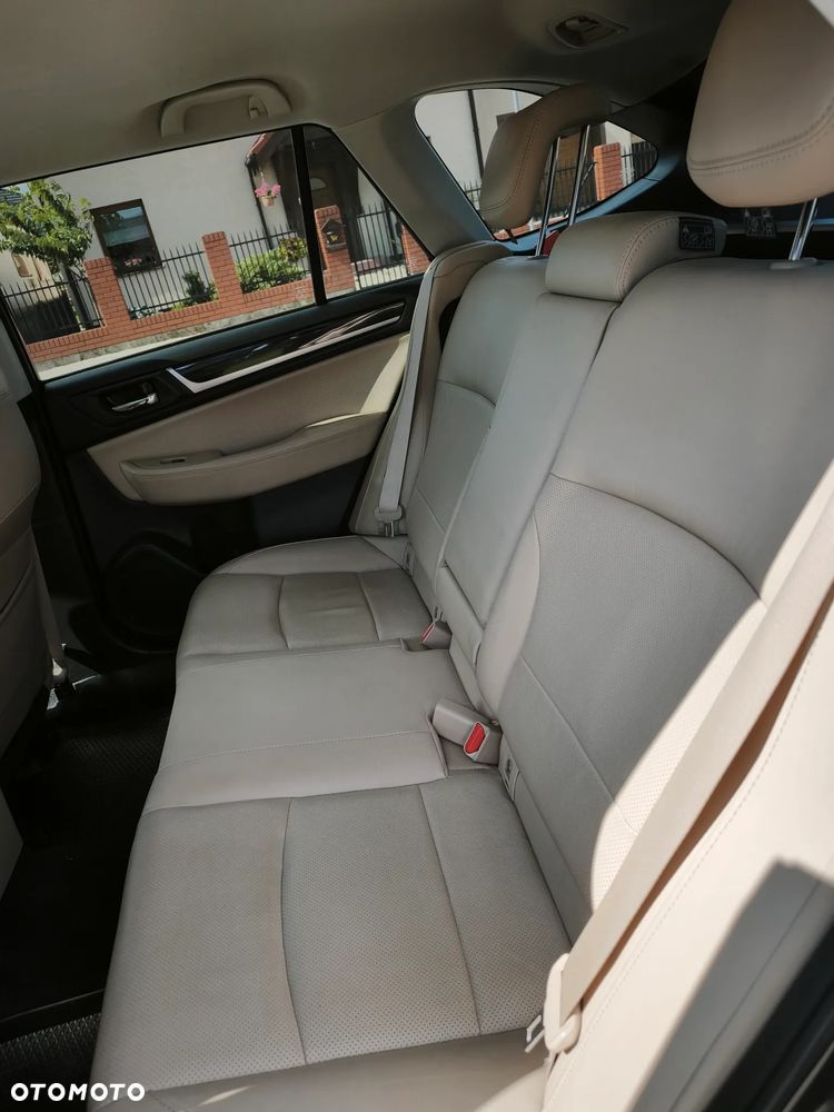 Subaru Legacy - 10