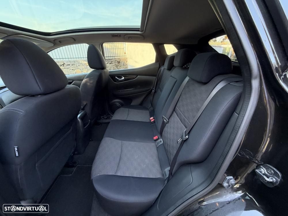 Nissan Qashqai 1.5 dCi N-Connecta 18 - 21