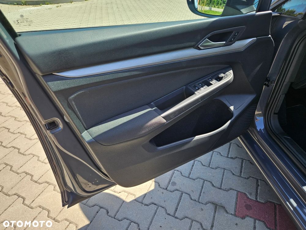 Volkswagen Golf - 22