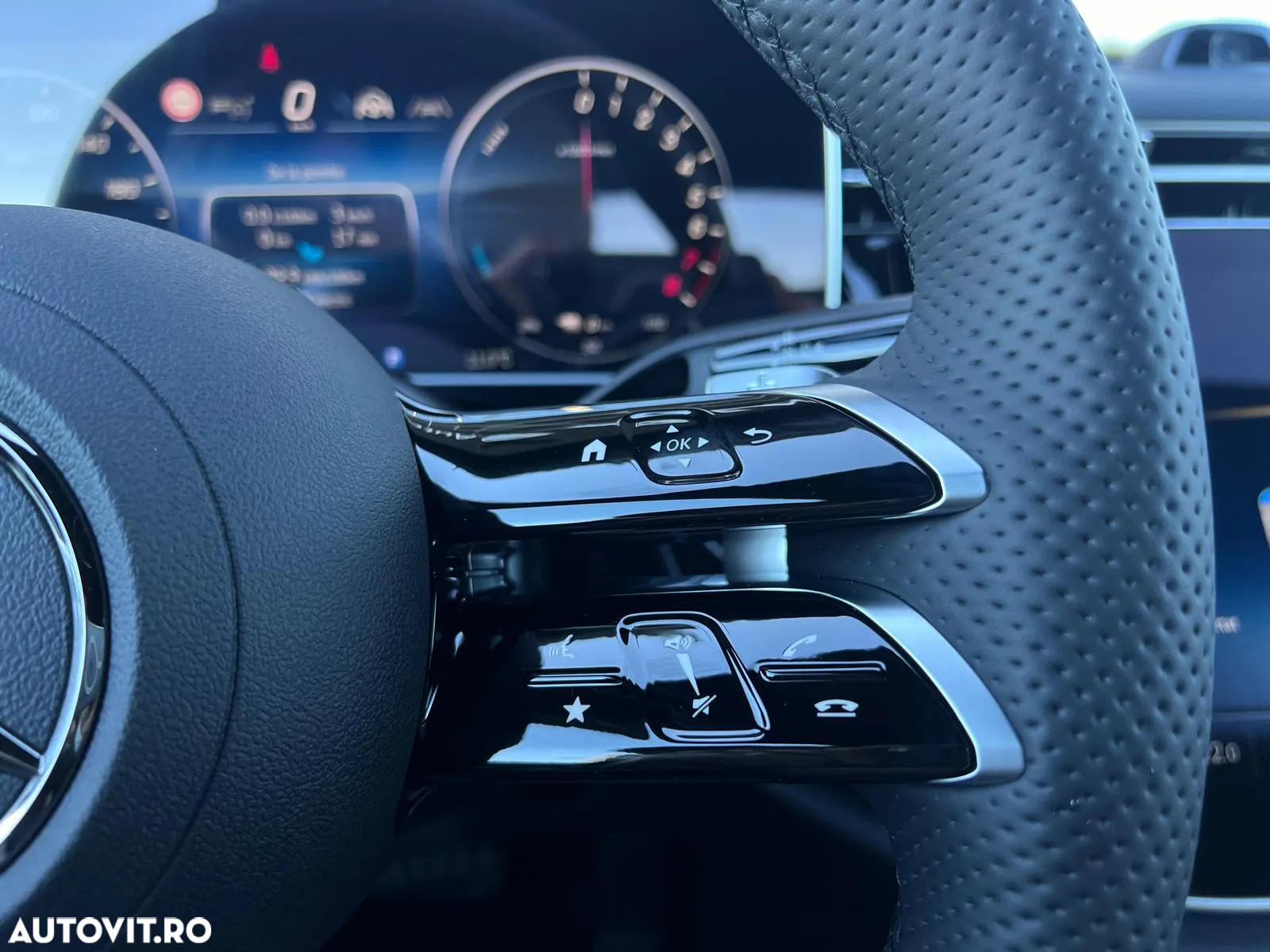 Mercedes-Benz E 300 4MATIC Aut. - 10