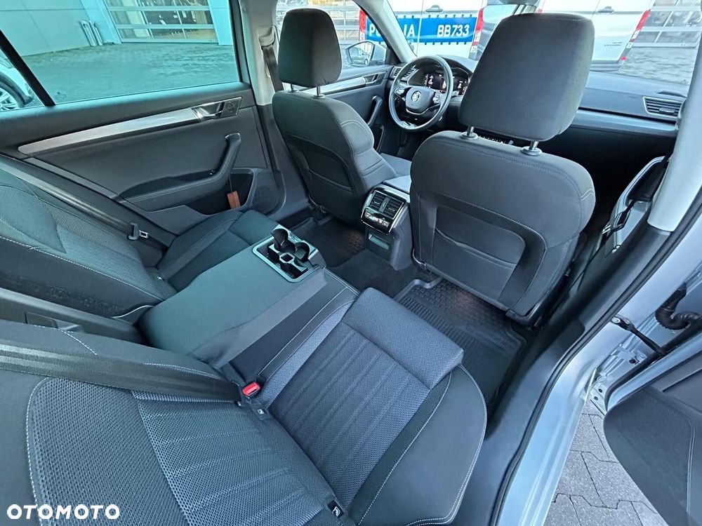 Skoda Superb 2.0 TDI SCR Style DSG - 9