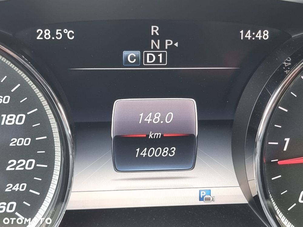 Mercedes-Benz Klasa E 220 d 9G-TRONIC - 27