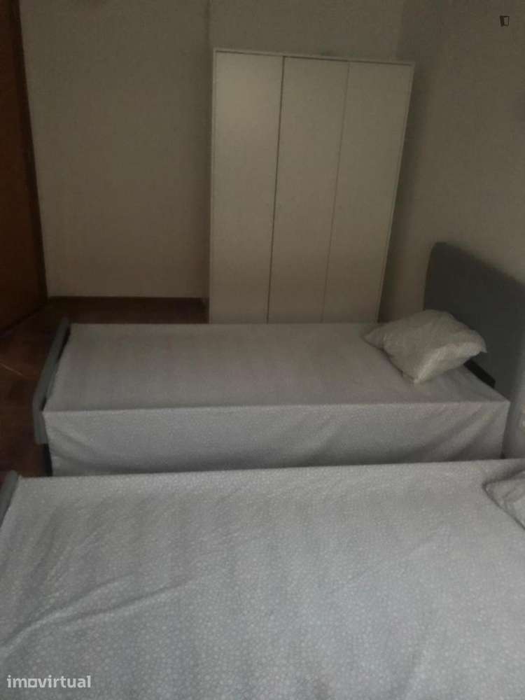 Quarto - localizado em Cedofeita Porto - Grande imagem: 5/15