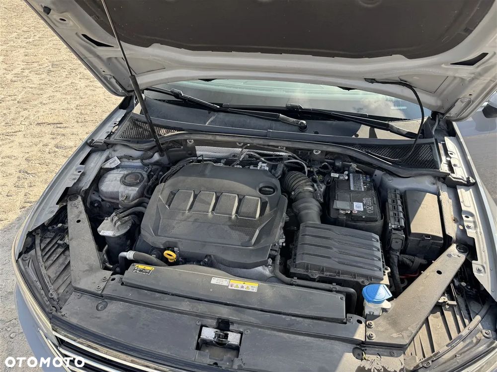 Volkswagen Passat - 33