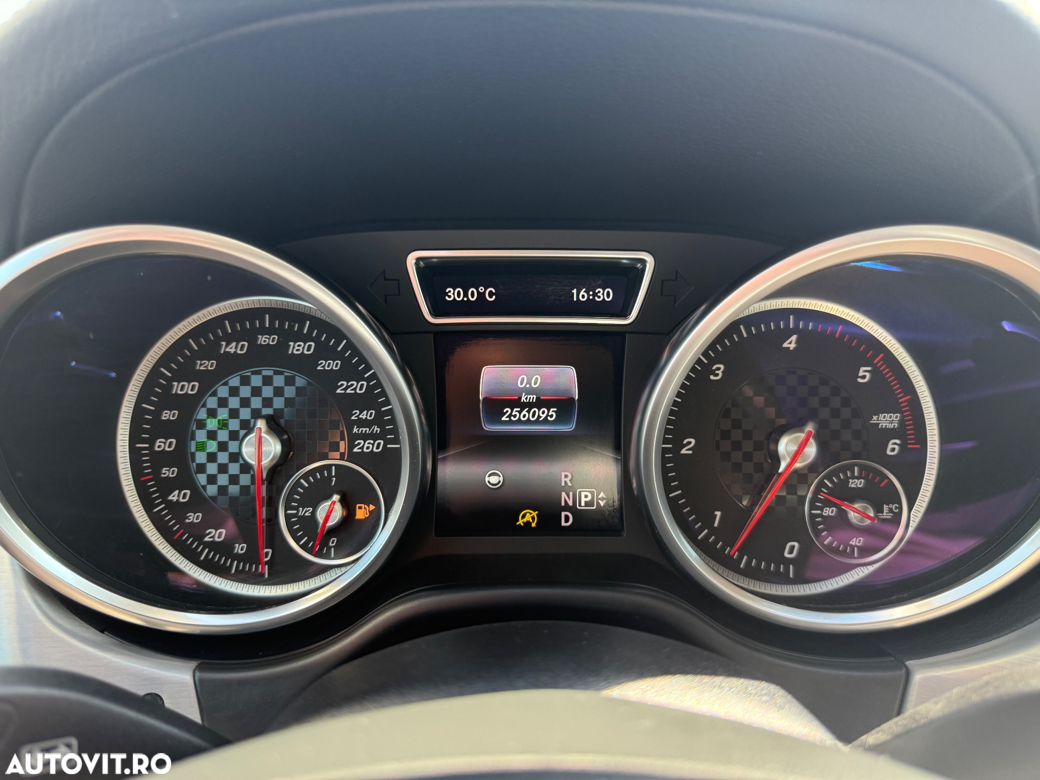 Mercedes-Benz GLE 350 d 4MATIC - 24